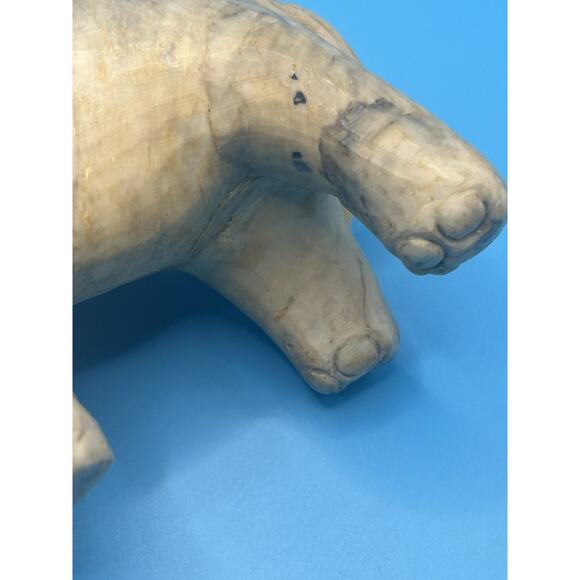 Hand Carved Crushed Oyster Shells Elephant Figurine Made In Philippines Vintage - Picture 7 of 9